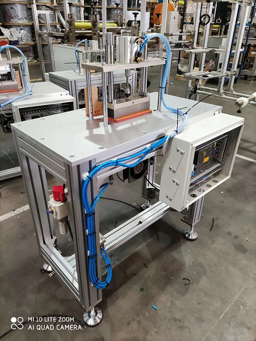 云顶集团KN95口罩封边机